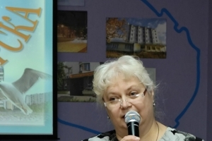 Выступает Елена Назарова