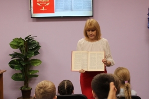 Демонстрация Книги памяти Мурманской области