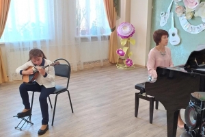 Альмира Анисимова и концертмейстер Ольга Ивановна Копылова