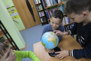 Мурманская область на глобусе