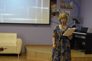 Стихи читает Елена Грабовенко.