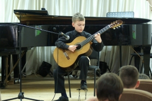 Семяшкин Виктор, гитара