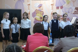 Вокальный ансамбль учащихся инструментальных отделений ДМШ (конц. Шадрунова А.В.)