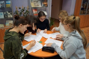Участники Международной просветительской акции "Большой этнографический диктант"