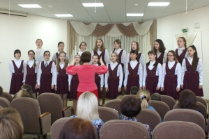 Хор учащихся "Канцона" (рук. Слаутина И.П.)