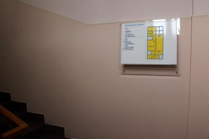 Тактильно-информационные знаки на этажах учреждения