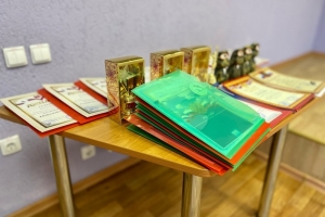 Призы и памятные подарки участникам проекта «Правовой ликбез»