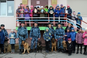 У нас в гостях кинологи УФСИН по Мурманской области.