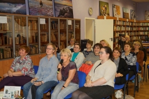 Вопрос Бернару Верберу задает директор МБУК Североморская ЦБС Ефименко О.А.