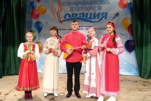Участницы вокального ансамбля "Млада" (конц. Соколов Р.Г.)