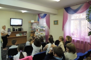 Дети отвечают на вопросы викторины «Знатоки Родного края»