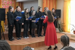 Хор учащихся инструментальных отделений (рук. Бояренцева К.С., конц. Егоян А.В.)