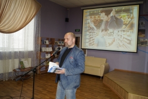 Стихи читает Валерий Чарторийский.