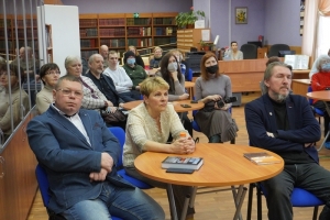 Гости презентации книги Игоря Кольцова «Дом на краю обрыва»