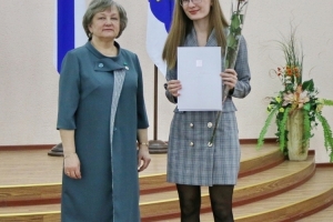 Начальник УКСМПиМС Кругляк З.М., концертмейстер школы Стрельникова В.А.