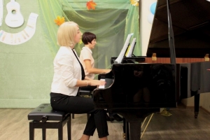 Фортепианный дуэт преподавателей: Ольга Владимировна Жаркова и Ольга Ивановна Копылова