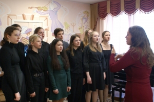 Хор учащихся "Lunares" (дир. Бояренцева К.С.)