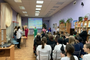 Выступает вокальный кружок «Диапазон»