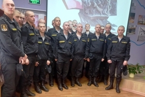 Военнослужащие срочной службы ознакомились с литературной панорамой «И вспыхнул мировой пожар…».