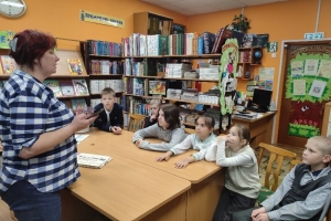 Дети слушают стихи