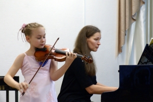 Адриана Егорова, скрипка (конц. Кашицына Е.Ю.)