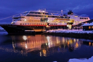 Круизный лайнер «Тролльфьорд» «Trollfjorden»)