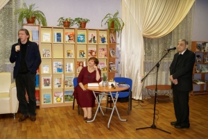 Выступает поэт, писатель, член Союза писателей России Дмитрий Коржов