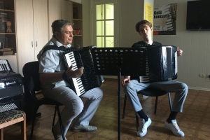 Мастер-класс заслуженного артиста РФ, профессора кафедры народных инструментов ТГМПИ им. С.В. Рахманинова Бажилина Р.Н.