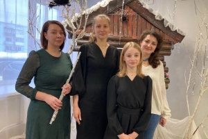 Валентина с преподавателем Герасименко М.В., концертмейстерами -  Кашицыной Е.Ю., Соколенко К.А.