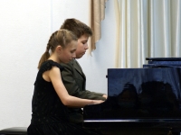 Играют пианисты